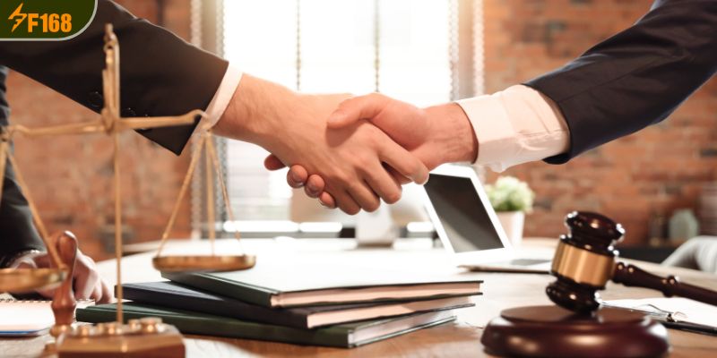 Hỗ trợ khách hàng trong chính sách tuân thủ pháp luật của nhà cái